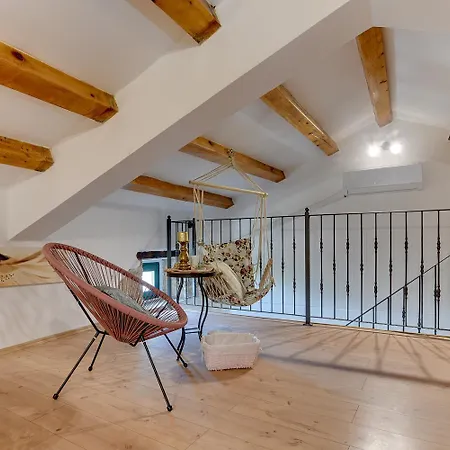 Holiday home Typisch Istrisches Mit Privatem Pool, Tischfussball, Darts, Gym