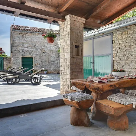 Typisch Istrisches Mit Privatem Pool, Tischfussball, Darts, Gym Holiday home